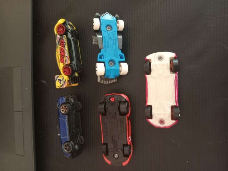 5 Hotwheels Die cast Cars