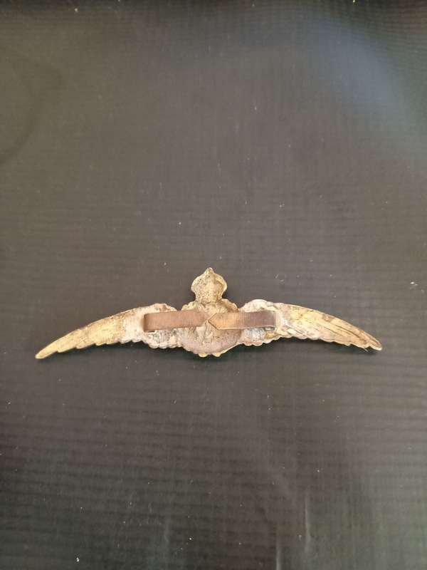 WW! British RFC Royal Flying Corps Cap Badge. See description