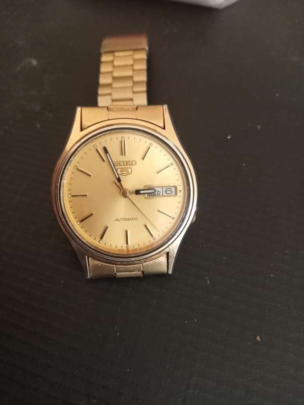 Seiko Automatic. Runs a bit fast but working 100%