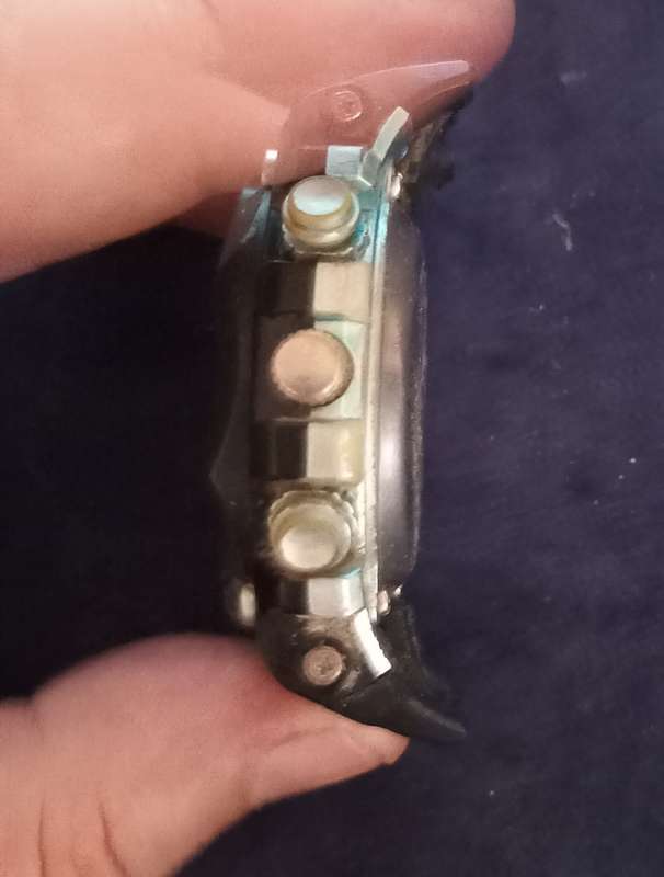 Casio G-Shock Quartz. 100% working