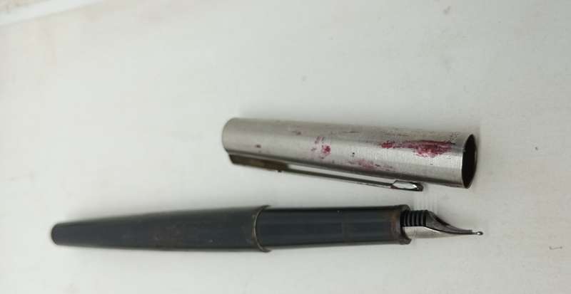 9 Paker pens rollerbal and 1 ink pen