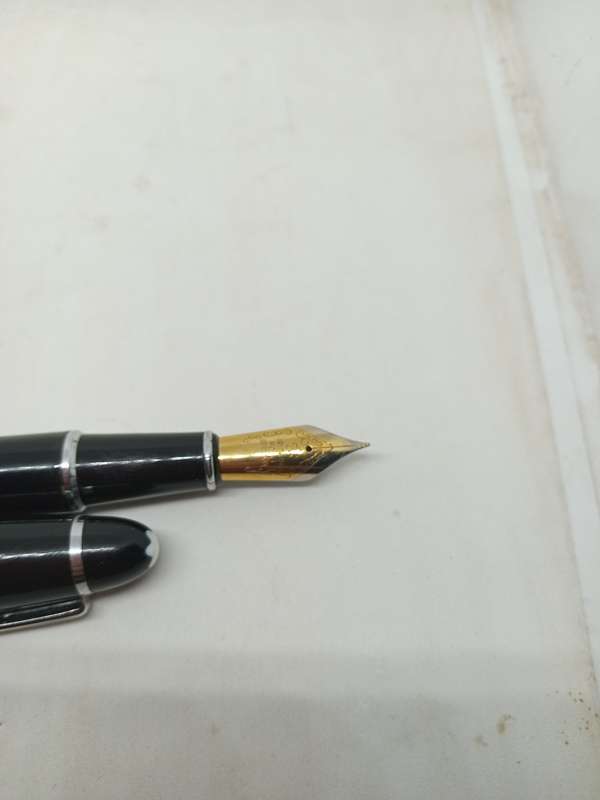 Mont Blanc Ink pen (BLACK)