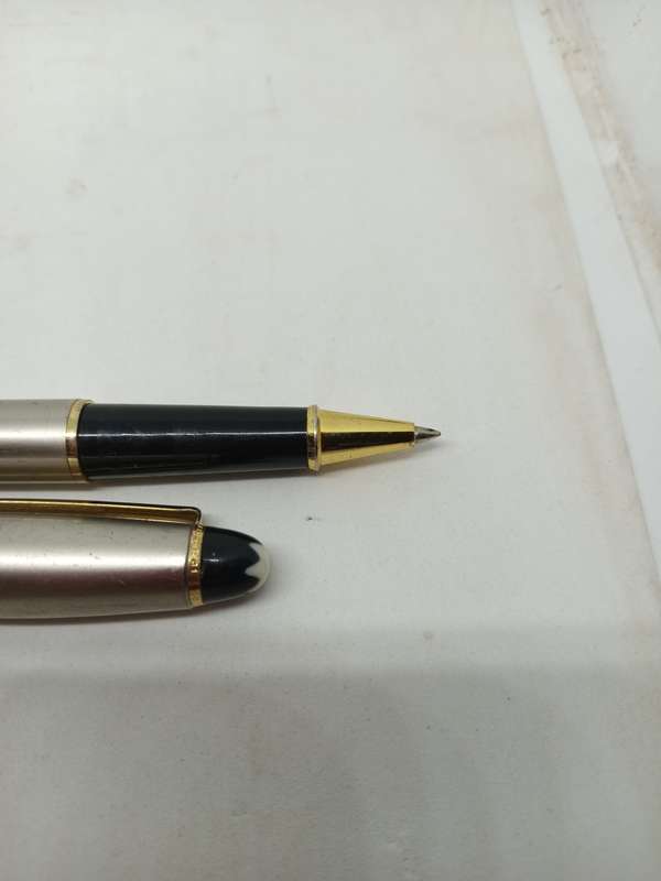 Mont Blanc Ink pen (Silver)