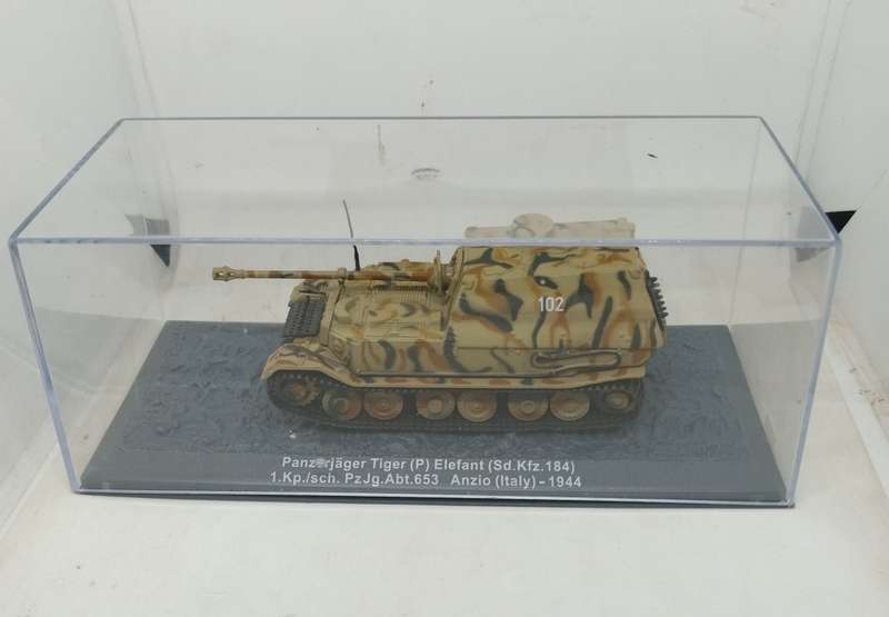 1944 PanzerJager Tiger Elephant Italy die cast tank 11cmx6cm