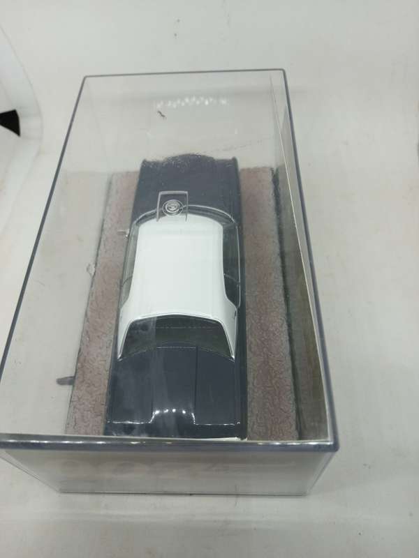 Chevrolet Impala Custom Coupe - Live and let die 007 Edition. Sealed with book