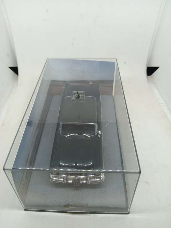 Ford Fairlane - Thunderball 007 Edition Sealed with book