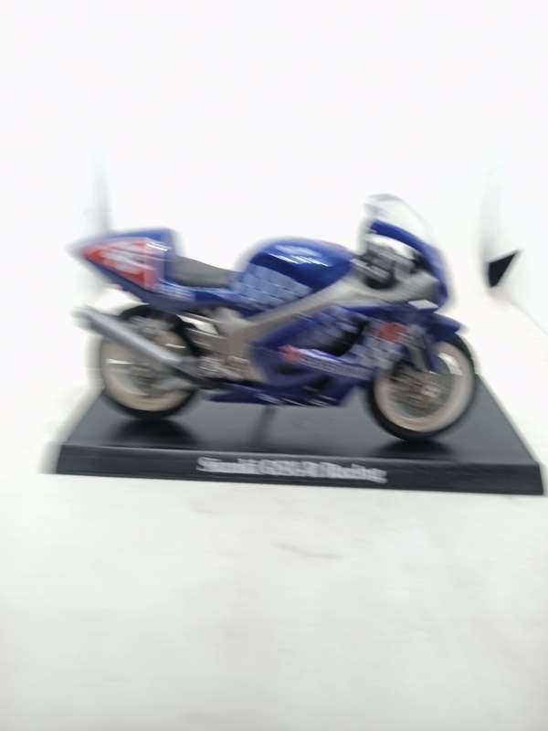 Maisto Suzuki GSX- R Racing Die cast Motorbike