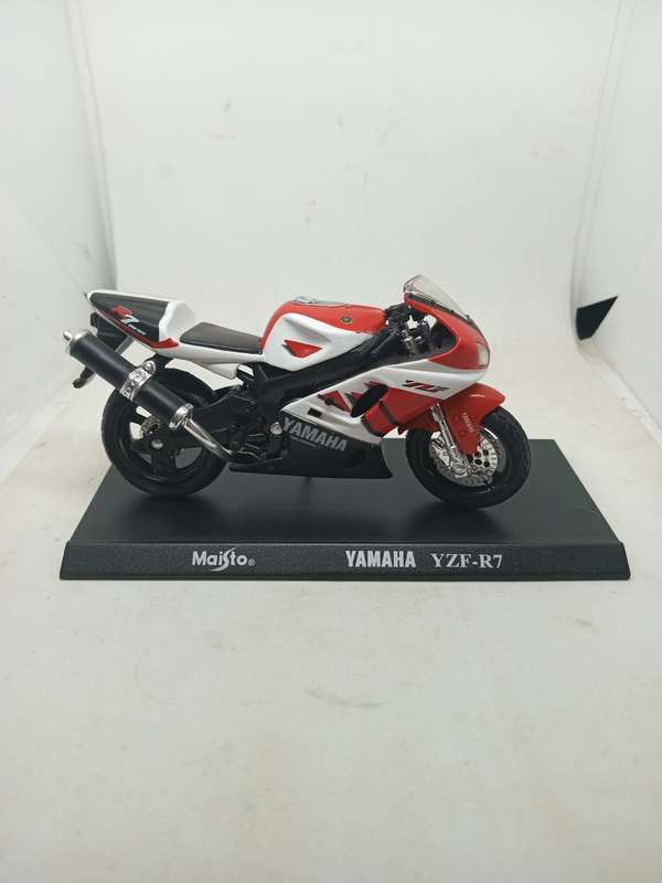 Maisto Yamaha YZF-R7 Die cast Motorbike