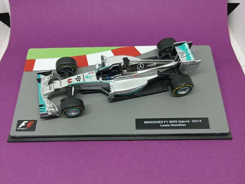 Mercedes F1 W05 Hybrid die-cast model car - 2014  - Lewis Hamilton- scale 1/43