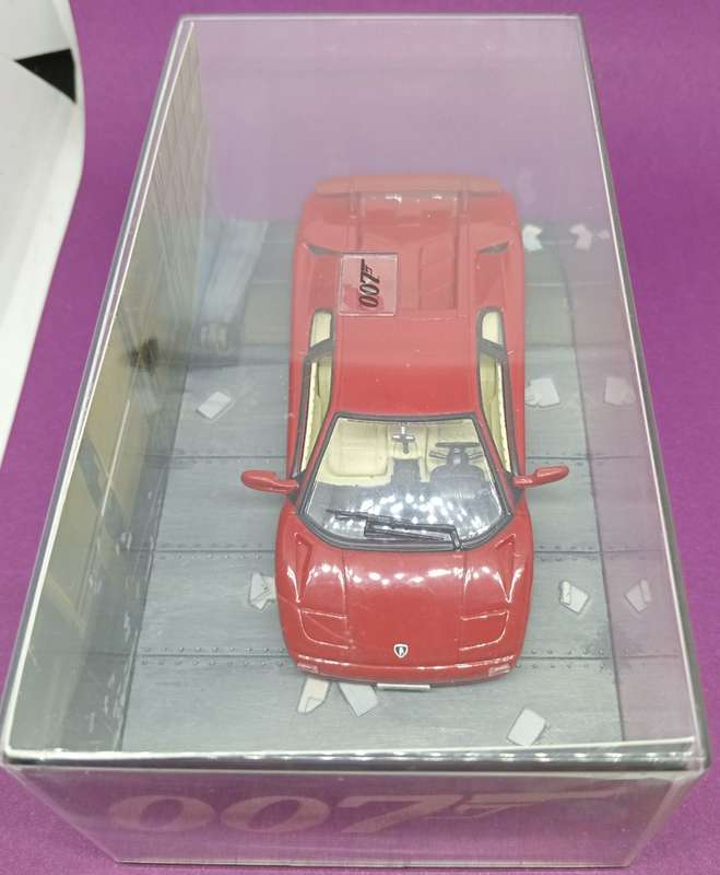007 Lamborghini Diablo Die another Day  scale 1/43. Sealed