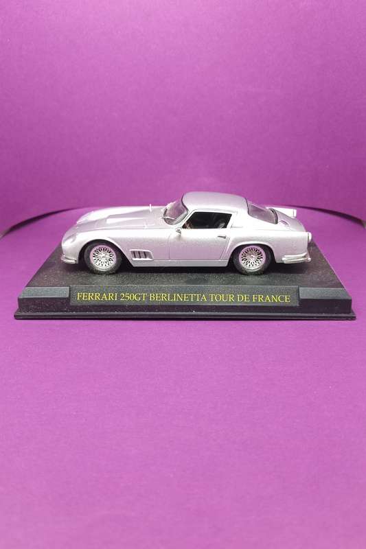 Ferrari Official Product: Ferrari 250G Berlinetta Tour De France Die Cast Model 1:43