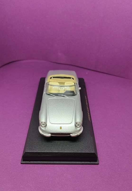 Ferrari Official Product: Ferrari330 GTS -  Die Cast Model 1:43