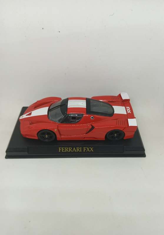 Official Ferrari FXX - Scale 1/43