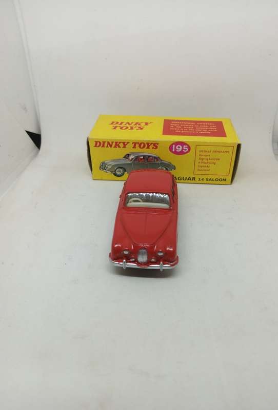 Dinky Toys - Nr 195 - Jaguar 3.4 Saloon - With Original Box - South African Issue