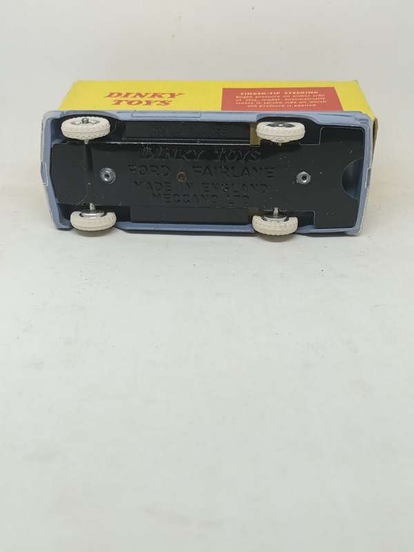 Dinky Toys - Nr 148 - Ford Fairlane- With Original Box - South African Issue