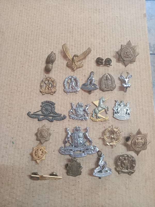 SADF Beret and shoulder Badges
