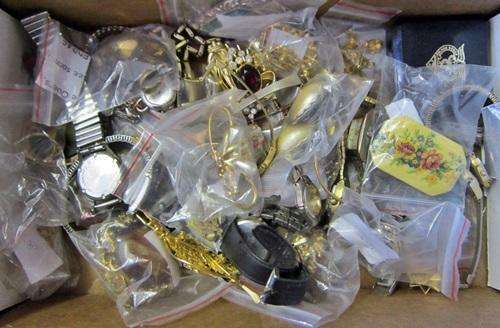 ## Collection of Various Costume Jewelery ** Note Watches in this LOT not Tested ##