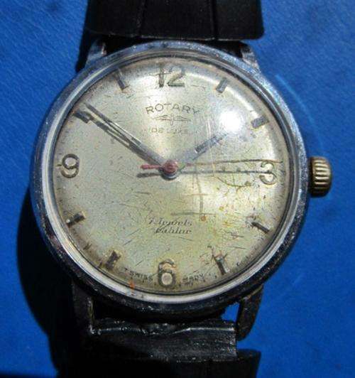 ## Rotary Deluxe 17 Jewels Incabloc Men's Wrist Watch ** Working but seems overwound ##