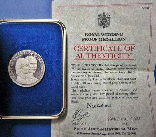 ## SA Historical Mint 0.925 Silver Royal Wedding Proof Medallion in Blue Box with COA ##