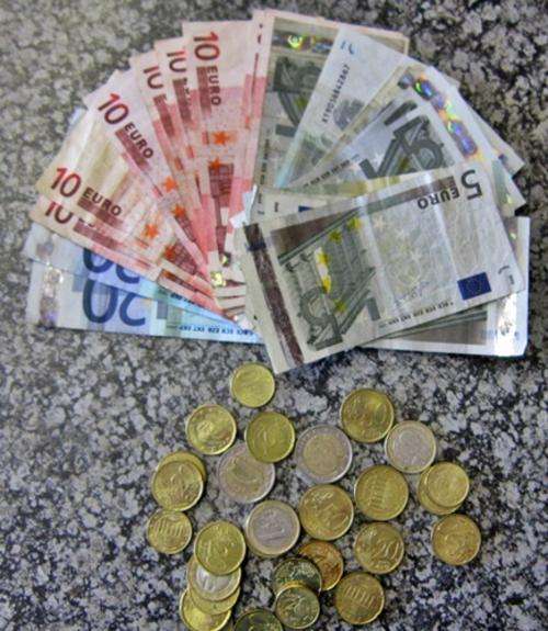 ## For the Globetrotters ** 236 Euros (Coins Eu 21 & Notes Eu 215) ##