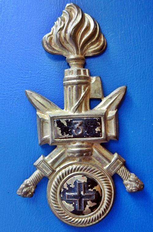 ## Italian Fascist Cap Badge ** No Pins ##