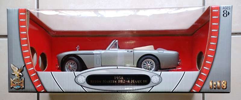 Road Signature 92788 Aston Martin 1958 DB2-4 Mark III 1/18 Die-cast