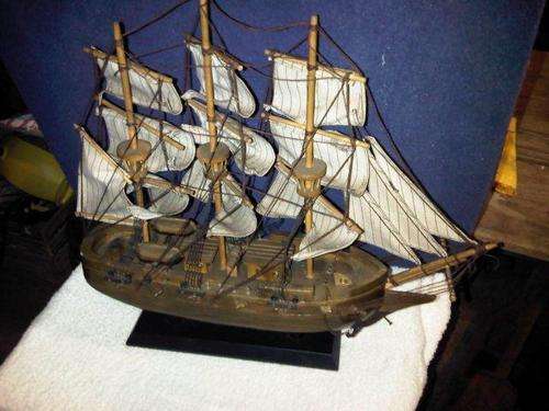 WOODEN SAILING SHIP "CONFECTION".