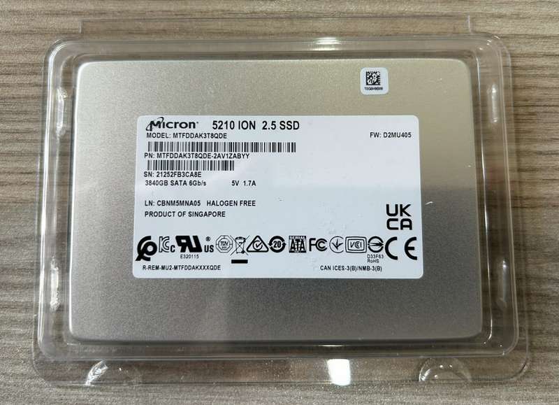 Micron 3.8TB 2.5` 3D QLC NAND SSD