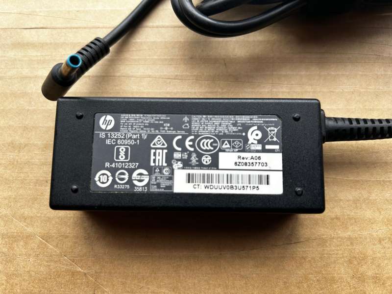 HP 45w Laptop Charger - small blue pin