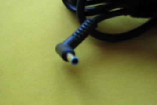 HP Original OEM 65w Laptop Charger - small blue pin