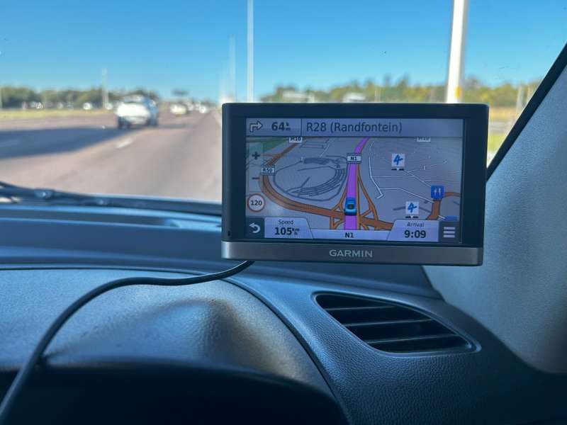 Garmin Nuvi 2597LMT *BLUETOOTH & SMARTPHONE LINK COMPATIBLE*