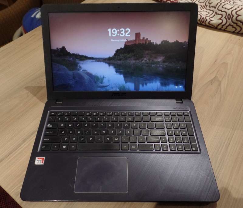 ASUS VivoBook 15 AMD A9 Radeon R5 Graphics 500GB SSD 8GB RAM Win 11 Home