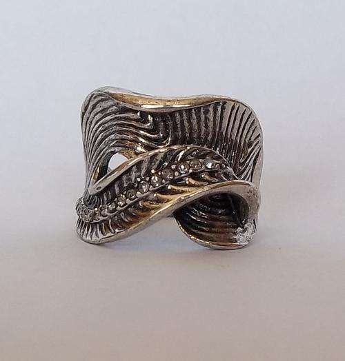 LOOK AT THIS!.. (7.5)THIS IS THE MOST BEAUTIFUL RING EVER - DON'T MISS THIS 1.. PLACE YOUR BID NOW