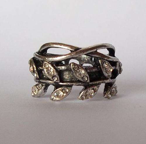 BEST SELLER!! .. UNIQUE DESIGN RING 7 MAKE A DIFFERENCE - PLACE YOUR BID NOW DON'T MISS THIS RING