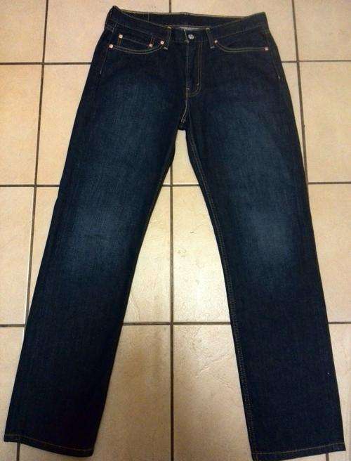 Mens Levis Jeans Size 32