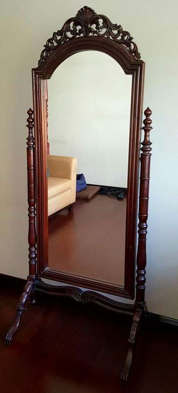 Wetherlys Solid Wood Standing Mirror - worth R3,5k!