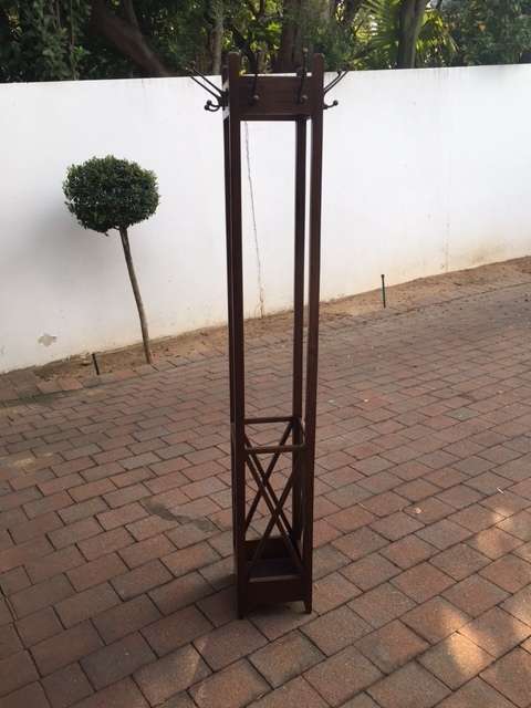 WETHERLYS WOODEN COAT RACK