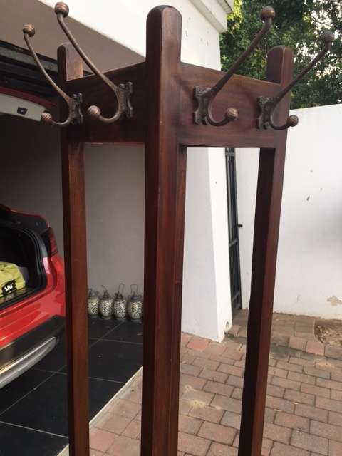 WETHERLYS WOODEN COAT RACK