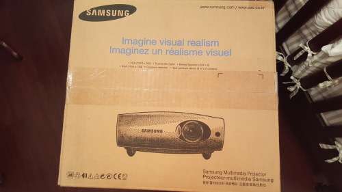 Samsung Projector - As New - Originally R8k!