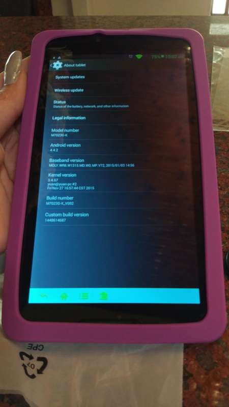 **** 7" Click 8GB Tablet with Lots of Accesories