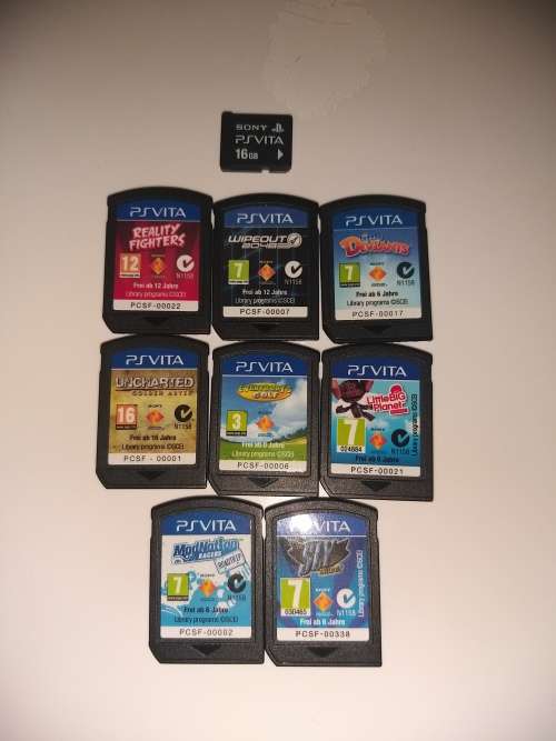 Ps Vita game bundle and memory card **Free shipping**