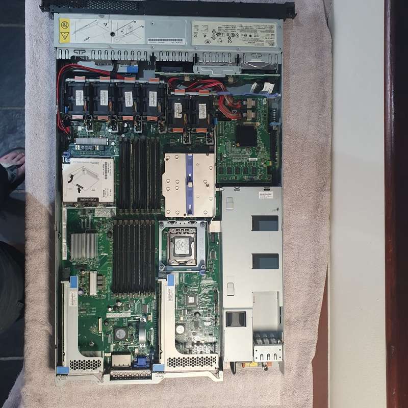 IBM Servers x3650 x3550 + HP ML110 G7