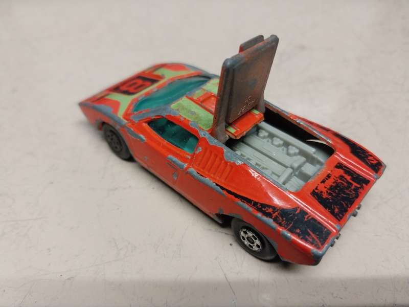 MATCHBOX Superfast No. 27 "Lamborghini Countach" Made in England by Lesney 1973