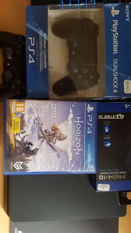PlayStation 4 Slim Bundle