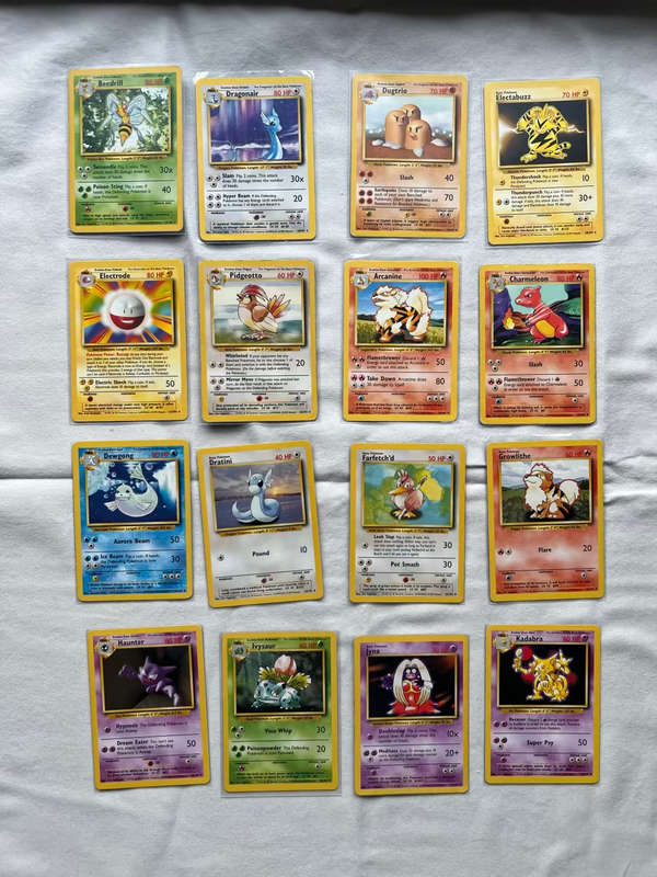 COMPLETE BASE SET POKEMON : 1999 102/102 incl Charizard, Blastoise and Venusaur