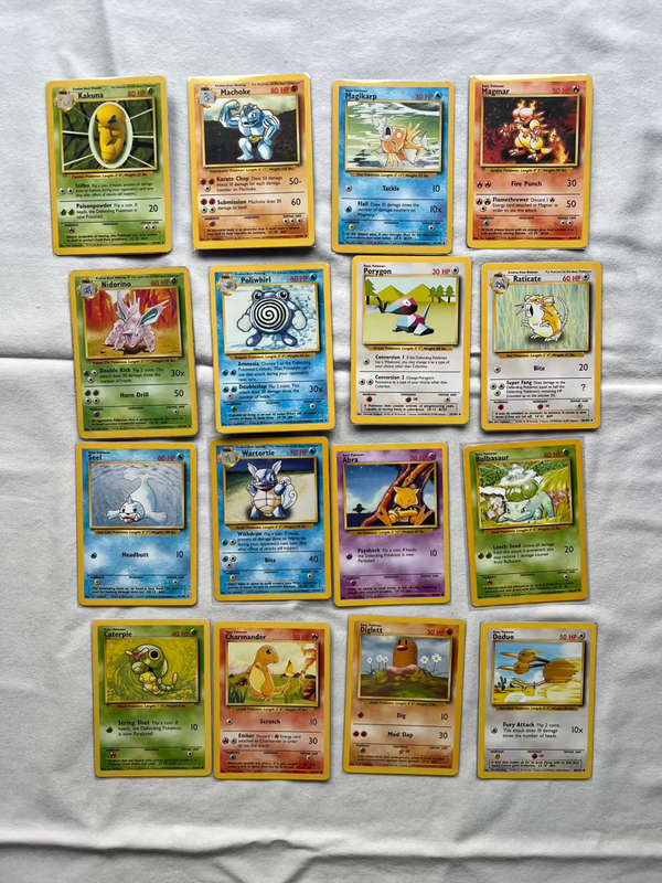 COMPLETE BASE SET POKEMON : 1999 102/102 incl Charizard, Blastoise and Venusaur