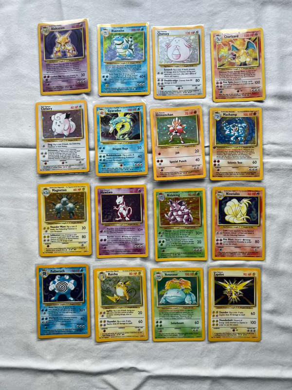 COMPLETE BASE SET POKEMON : 1999 102/102 incl Charizard, Blastoise and Venusaur