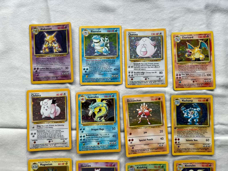 COMPLETE BASE SET POKEMON : 1999 102/102 incl Charizard, Blastoise and Venusaur