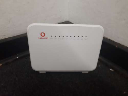 VODACOME*** WIFI ROUTER** WITH ADSL/DSL** AND USB X2** MODEL HG659