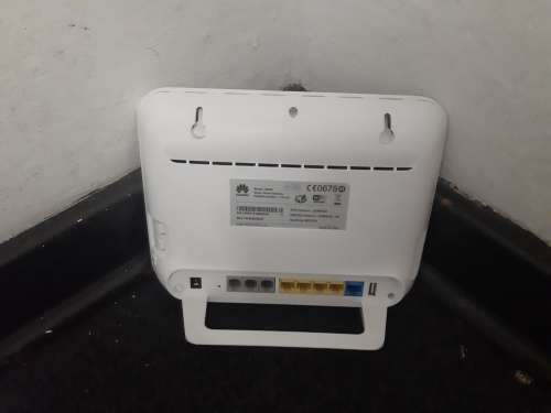 VODACOME*** WIFI ROUTER** WITH ADSL/DSL** AND USB X2** MODEL HG659